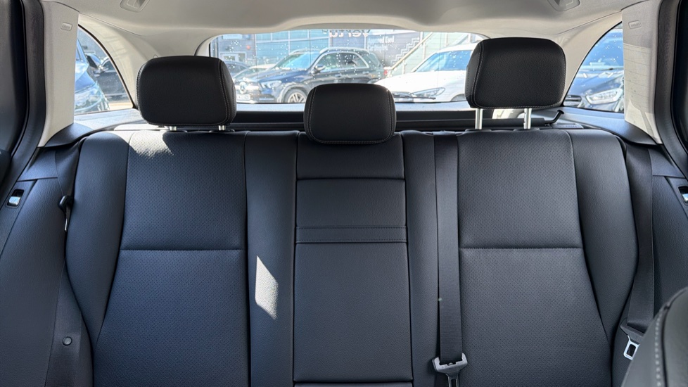 Mercedes-Benz C-Class C250d SE 5dr 9G-Tronic Diesel Estate - Image 15