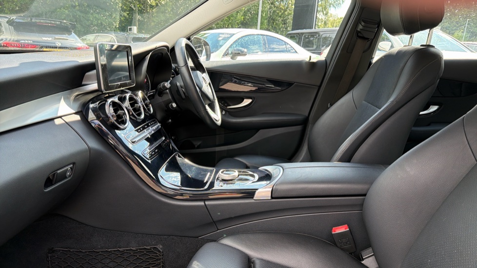 Mercedes-Benz C-Class C250d SE 5dr 9G-Tronic Diesel Estate - Image 31