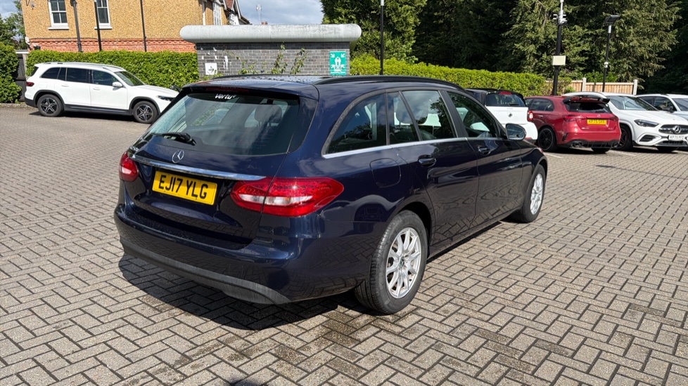 Mercedes-Benz C-Class C250d SE 5dr 9G-Tronic Diesel Estate - Image 33