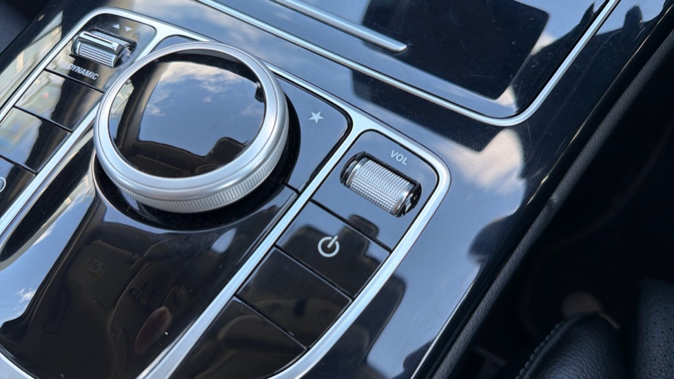 Mercedes-Benz C-Class C250d SE 5dr 9G-Tronic Diesel Estate - Image 44