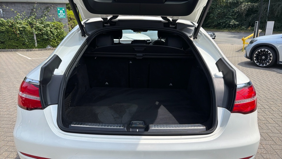 Mercedes-Benz GLC Coupe GLC 250d 4Matic AMG Line Premium 5dr 9G-Tronic Diesel Estate - Image 4