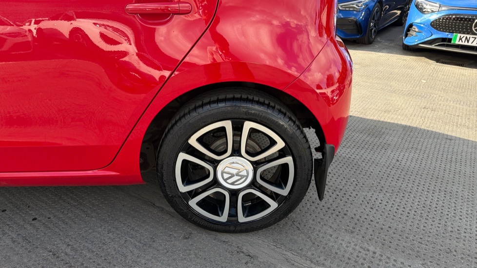 Volkswagen Up 1.0 High Up 5dr Petrol Hatchback - Image 28