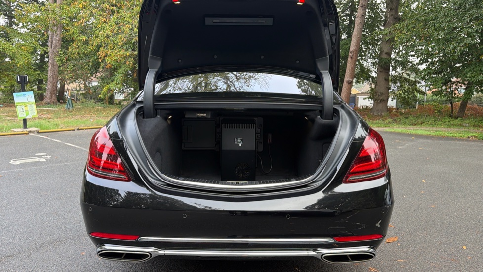 Mercedes-Benz S-Class Maybach S650 4dr Auto Petrol Saloon - Image 4