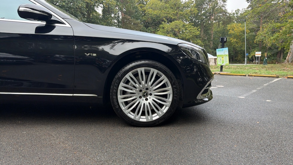 Mercedes-Benz S-Class Maybach S650 4dr Auto Petrol Saloon - Image 7