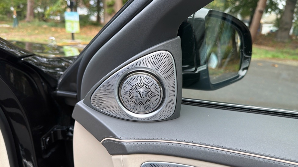 Mercedes-Benz S-Class Maybach S650 4dr Auto Petrol Saloon - Image 29