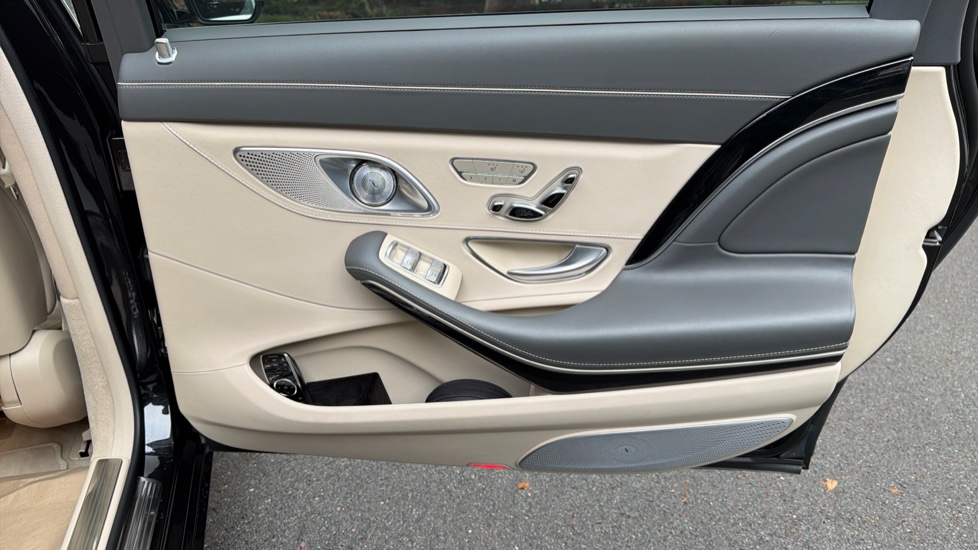 Mercedes-Benz S-Class Maybach S650 4dr Auto Petrol Saloon - Image 37
