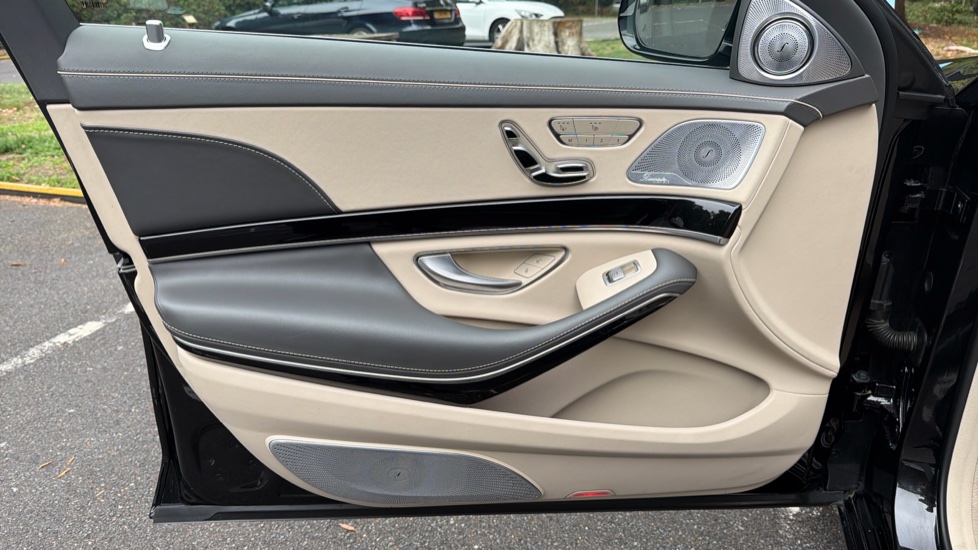 Mercedes-Benz S-Class Maybach S650 4dr Auto Petrol Saloon - Image 54