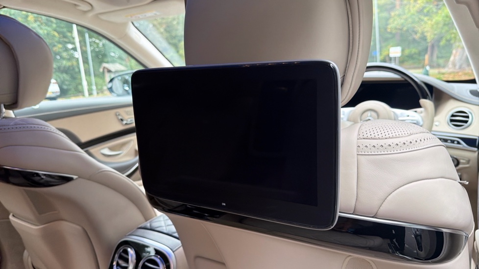 Mercedes-Benz S-Class Maybach S650 4dr Auto Petrol Saloon - Image 59