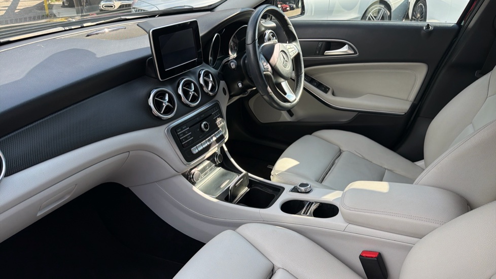 Mercedes-Benz GLA 200d SE Executive 5dr Auto Diesel Hatchback - Image 9