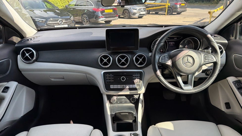 Mercedes-Benz GLA 200d SE Executive 5dr Auto Diesel Hatchback - Image 10