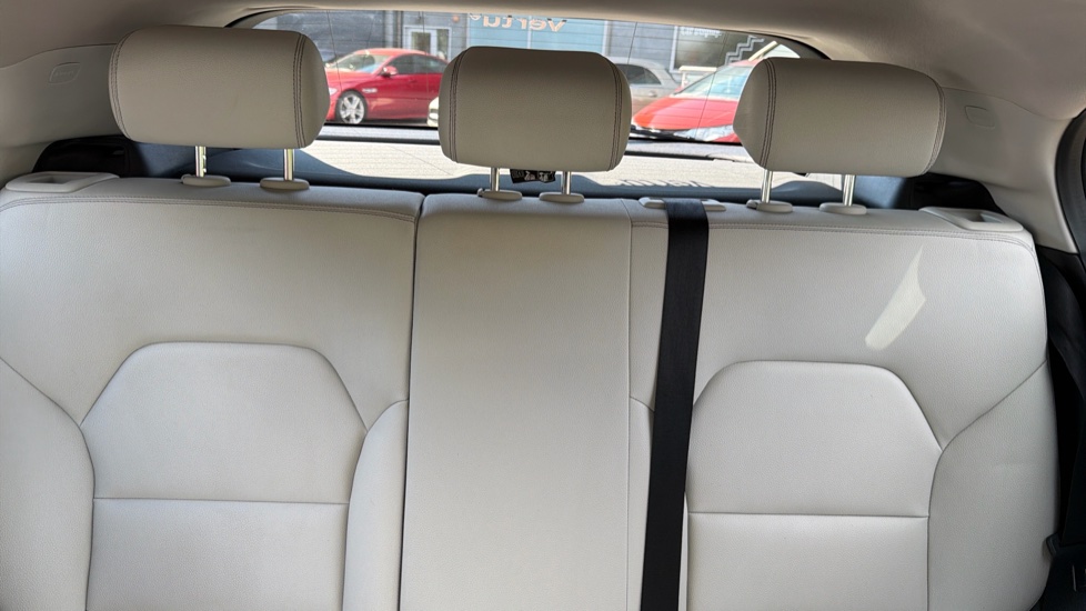 Mercedes-Benz GLA 200d SE Executive 5dr Auto Diesel Hatchback - Image 15