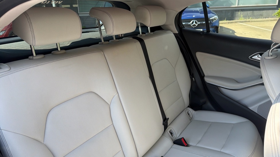 Mercedes-Benz GLA 200d SE Executive 5dr Auto Diesel Hatchback - Image 16