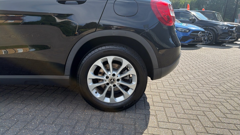 Mercedes-Benz GLA 200d SE Executive 5dr Auto Diesel Hatchback - Image 30