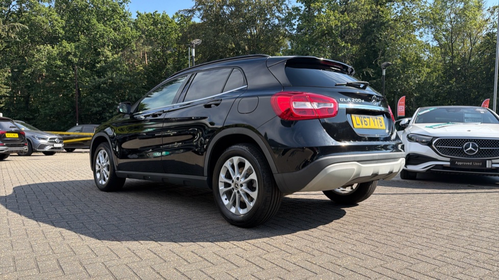 Mercedes-Benz GLA 200d SE Executive 5dr Auto Diesel Hatchback - Image 31