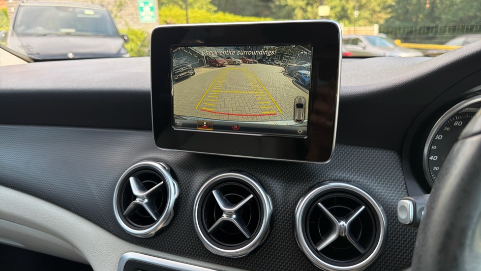 Mercedes-Benz GLA 200d SE Executive 5dr Auto Diesel Hatchback - Image 46