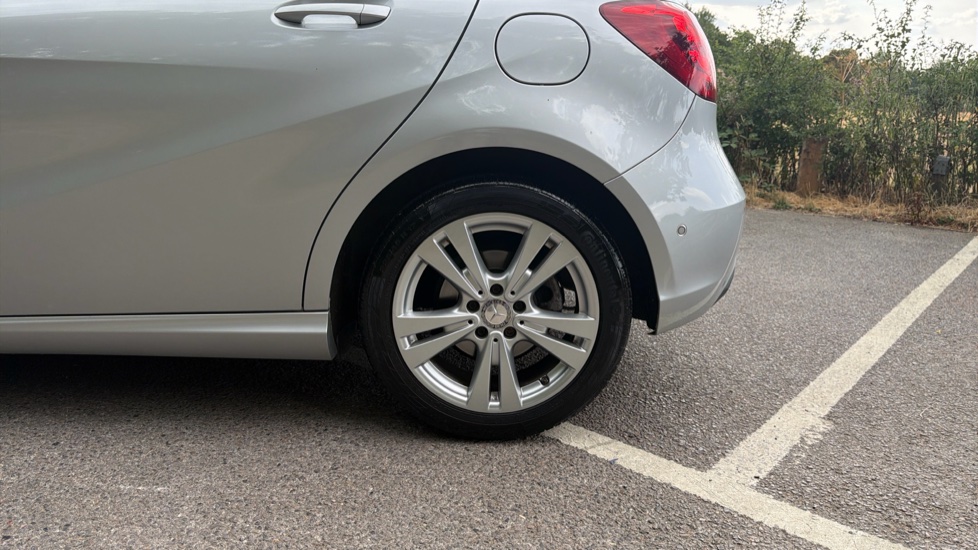 Mercedes-Benz A-Class A180d Sport Executive 5dr Diesel Hatchback - Image 28