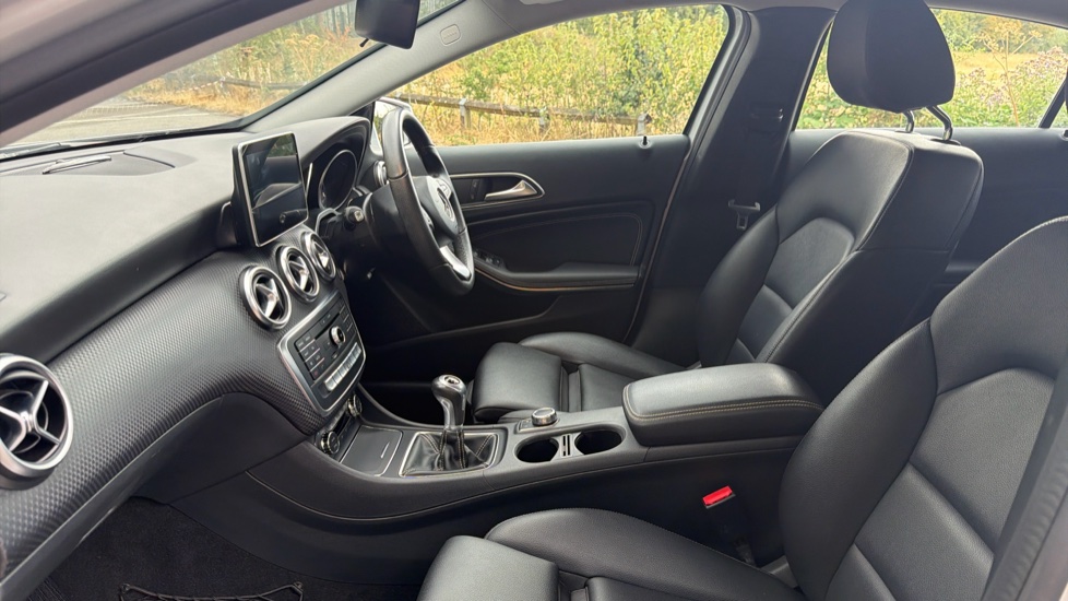 Mercedes-Benz A-Class A180d Sport Executive 5dr Diesel Hatchback - Image 29