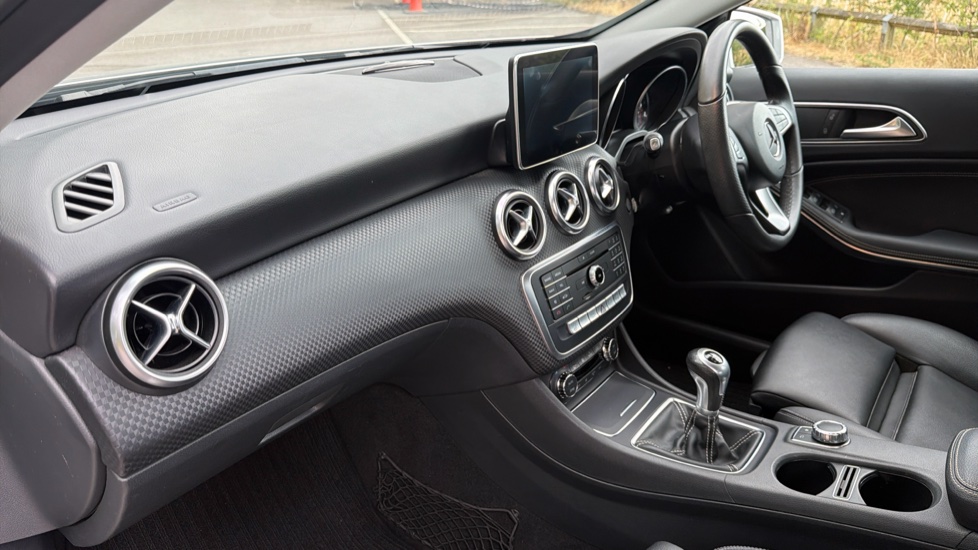 Mercedes-Benz A-Class A180d Sport Executive 5dr Diesel Hatchback - Image 31