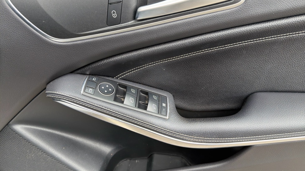 Mercedes-Benz A-Class A180d Sport Executive 5dr Diesel Hatchback - Image 38