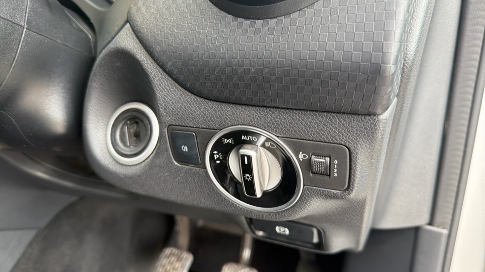 Mercedes-Benz A-Class A180d Sport Executive 5dr Diesel Hatchback - Image 40