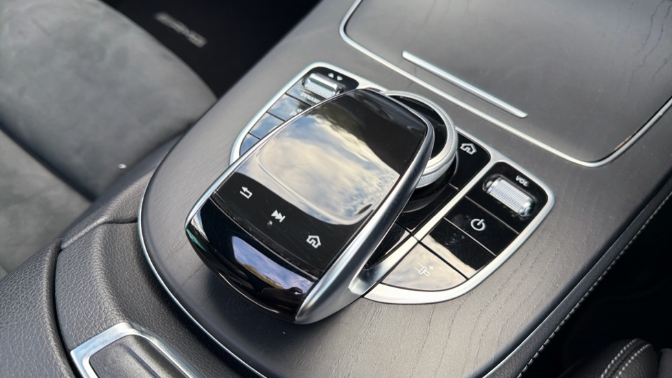 Mercedes-Benz E-Class E300 AMG Line Premium Plus 2dr 9G-Tronic Petrol Coupe - Image 13