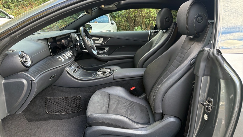 Mercedes-Benz E-Class E300 AMG Line Premium Plus 2dr 9G-Tronic Petrol Coupe - Image 28