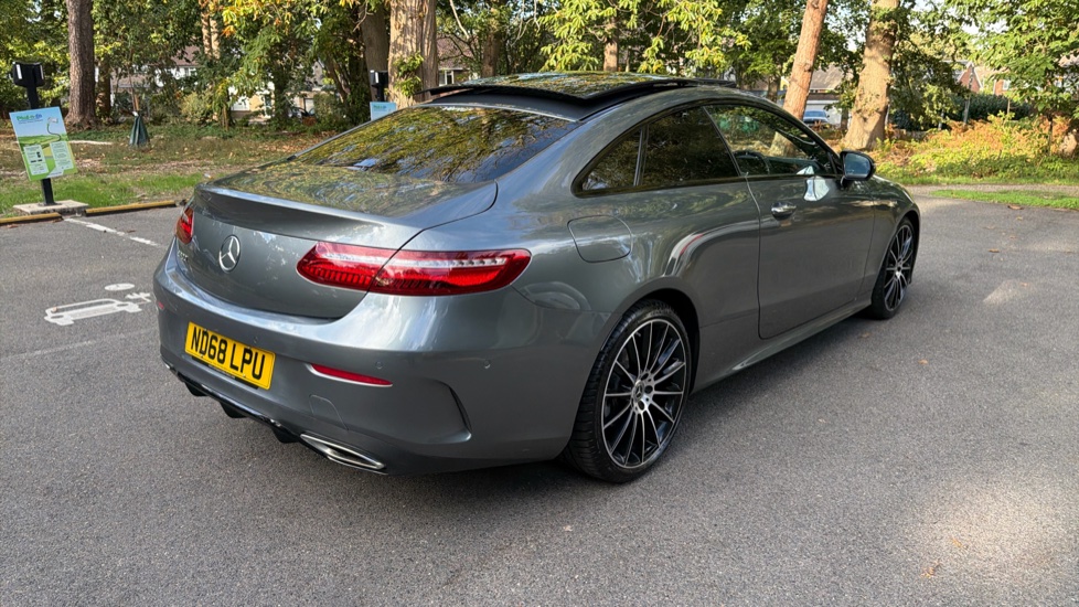 Mercedes-Benz E-Class E300 AMG Line Premium Plus 2dr 9G-Tronic Petrol Coupe - Image 32