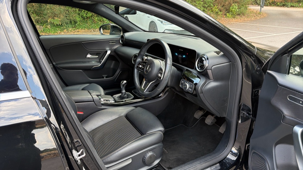 Mercedes-Benz A-Class A180 Sport Executive 5dr Petrol Hatchback - Image 8