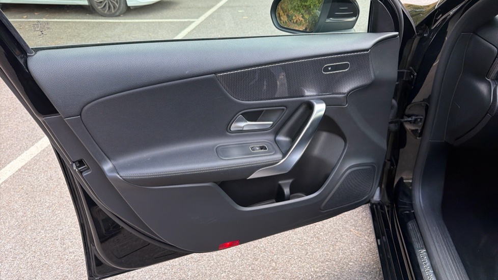 Mercedes-Benz A-Class A180 Sport Executive 5dr Petrol Hatchback - Image 37