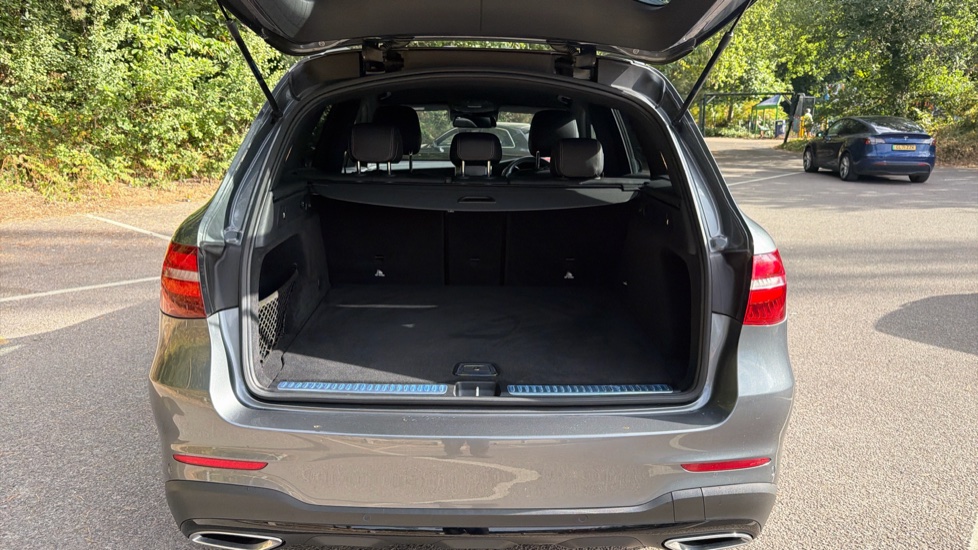 Mercedes-Benz GLC 250d 4Matic AMG Line 5dr 9G-Tronic Diesel Estate - Image 4
