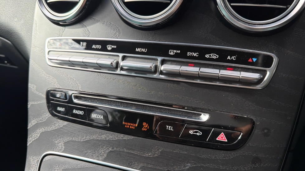 Mercedes-Benz GLC 250d 4Matic AMG Line 5dr 9G-Tronic Diesel Estate - Image 8