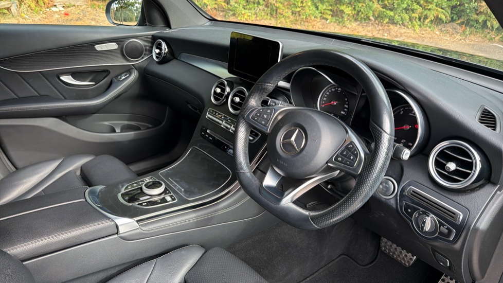 Mercedes-Benz GLC 250d 4Matic AMG Line 5dr 9G-Tronic Diesel Estate - Image 11