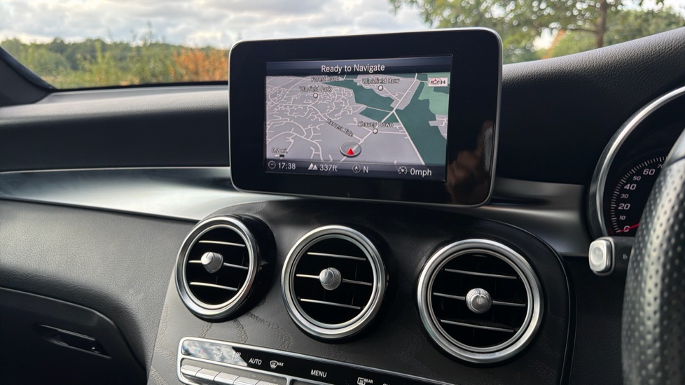 Mercedes-Benz GLC 250d 4Matic AMG Line 5dr 9G-Tronic Diesel Estate - Image 12