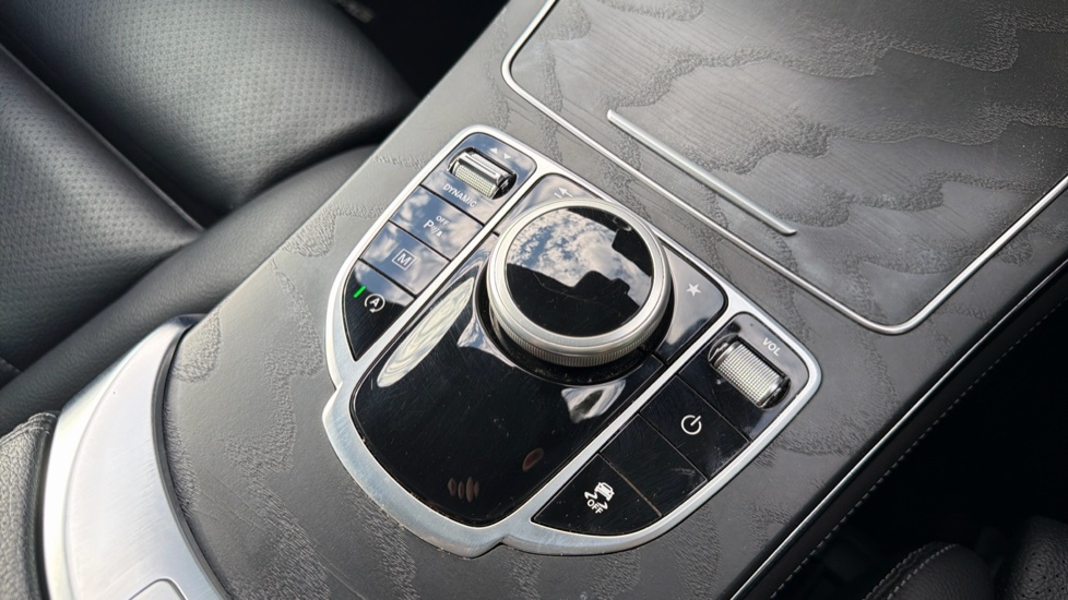 Mercedes-Benz GLC 250d 4Matic AMG Line 5dr 9G-Tronic Diesel Estate - Image 13