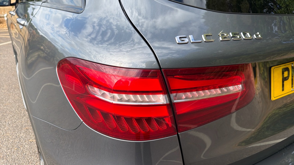 Mercedes-Benz GLC 250d 4Matic AMG Line 5dr 9G-Tronic Diesel Estate - Image 22