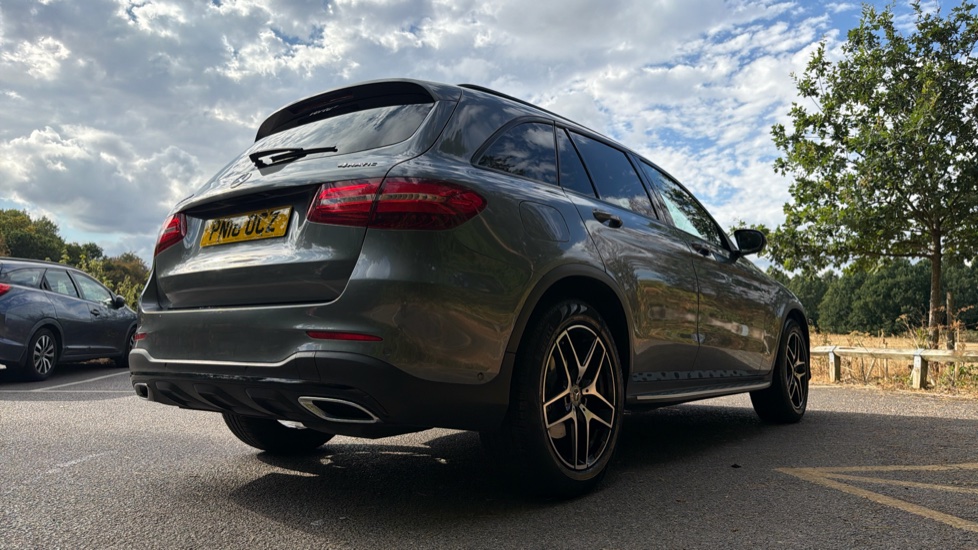 Mercedes-Benz GLC 250d 4Matic AMG Line 5dr 9G-Tronic Diesel Estate - Image 25