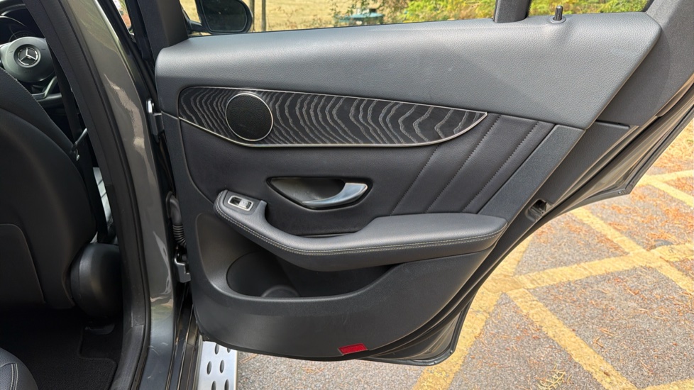 Mercedes-Benz GLC 250d 4Matic AMG Line 5dr 9G-Tronic Diesel Estate - Image 28