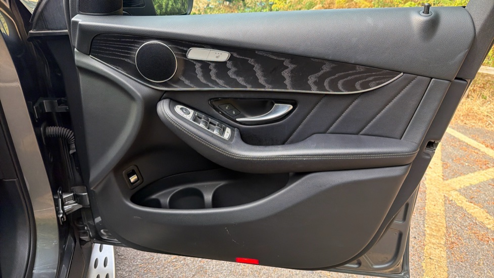 Mercedes-Benz GLC 250d 4Matic AMG Line 5dr 9G-Tronic Diesel Estate - Image 32