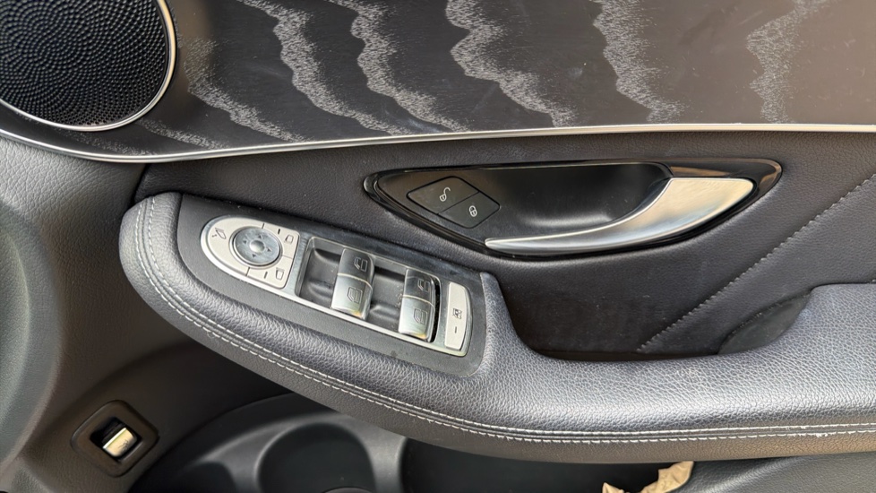 Mercedes-Benz GLC 250d 4Matic AMG Line 5dr 9G-Tronic Diesel Estate - Image 33