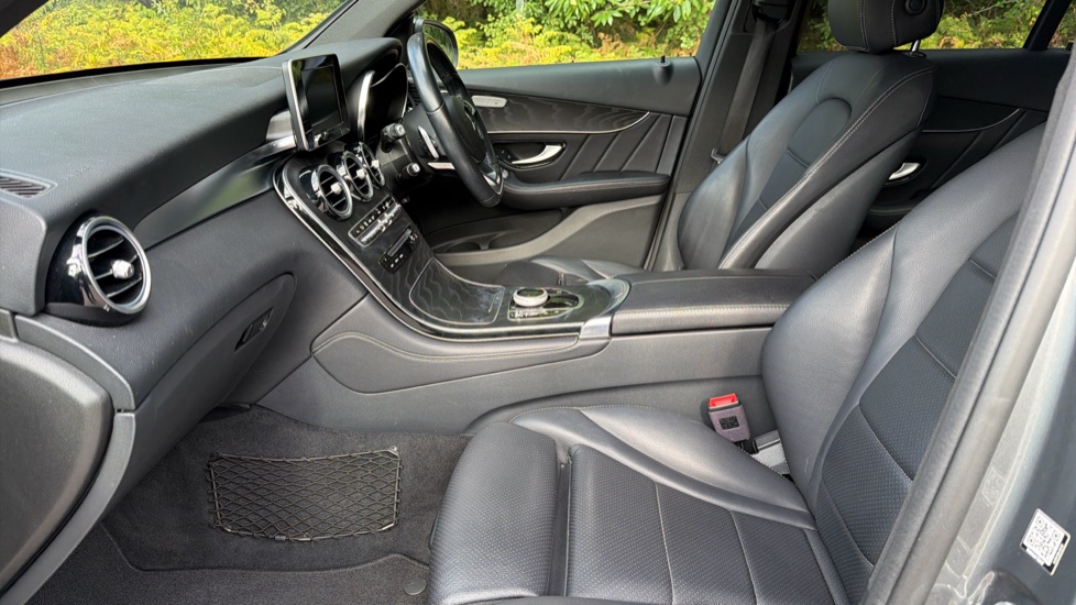 Mercedes-Benz GLC 250d 4Matic AMG Line 5dr 9G-Tronic Diesel Estate - Image 44
