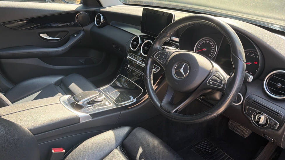 Mercedes-Benz C-Class C200 SE 5dr Auto Petrol Estate - Image 11