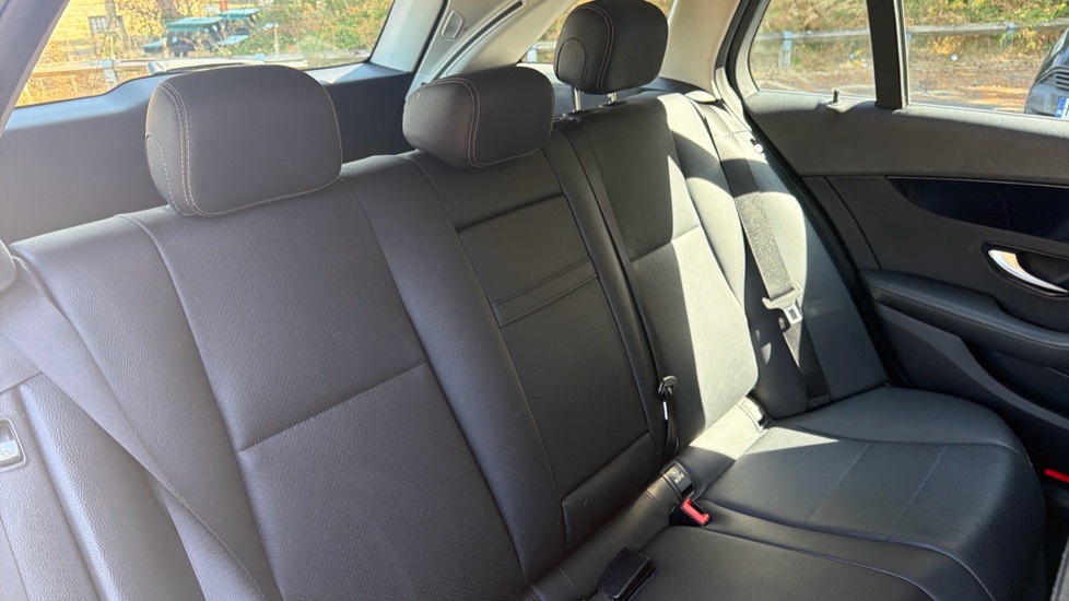 Mercedes-Benz C-Class C200 SE 5dr Auto Petrol Estate - Image 16