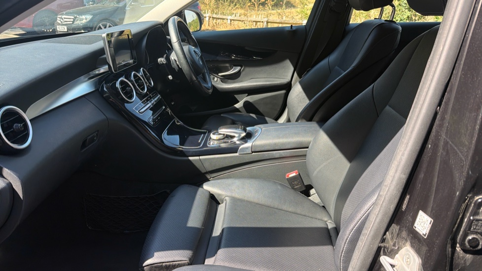 Mercedes-Benz C-Class C200 SE 5dr Auto Petrol Estate - Image 29