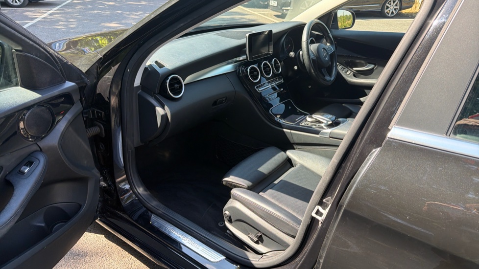 Mercedes-Benz C-Class C200 SE 5dr Auto Petrol Estate - Image 30