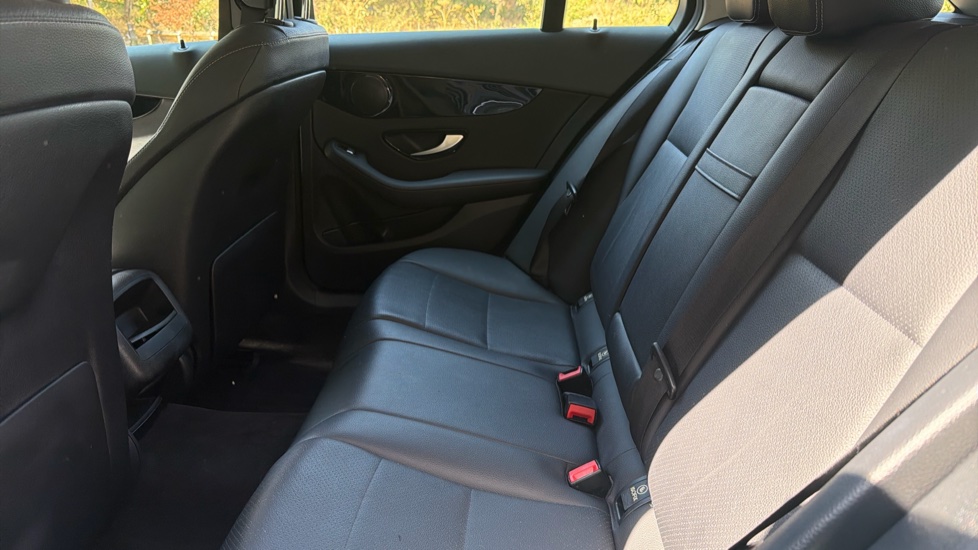 Mercedes-Benz C-Class C200 SE 5dr Auto Petrol Estate - Image 32