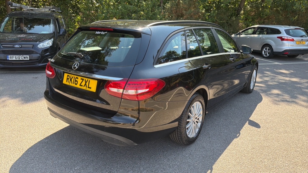 Mercedes-Benz C-Class C200 SE 5dr Auto Petrol Estate - Image 38