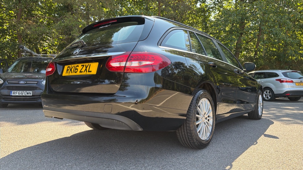 Mercedes-Benz C-Class C200 SE 5dr Auto Petrol Estate - Image 39