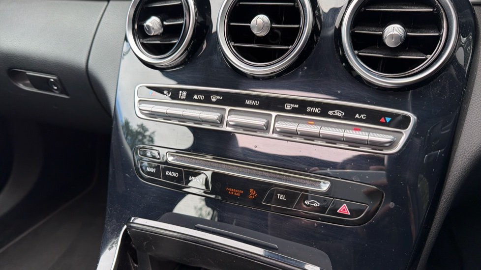 Mercedes-Benz C-Class C200 Sport Premium 4dr Auto Petrol Saloon - Image 33