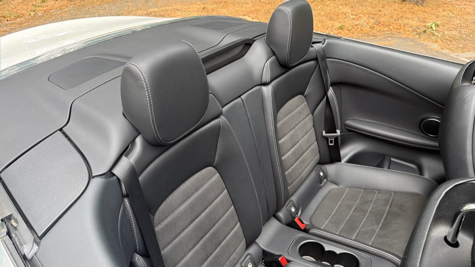 Mercedes-Benz C-Class C200 AMG Line 2dr 9G-Tronic Petrol Cabriolet - Image 16