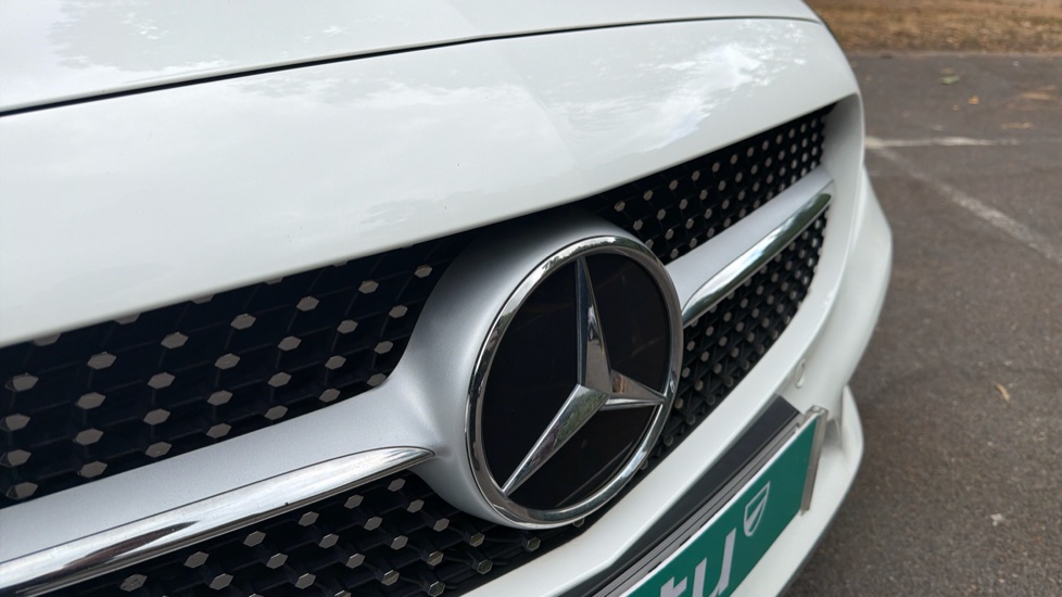 Mercedes-Benz C-Class C200 AMG Line 2dr 9G-Tronic Petrol Cabriolet - Image 23